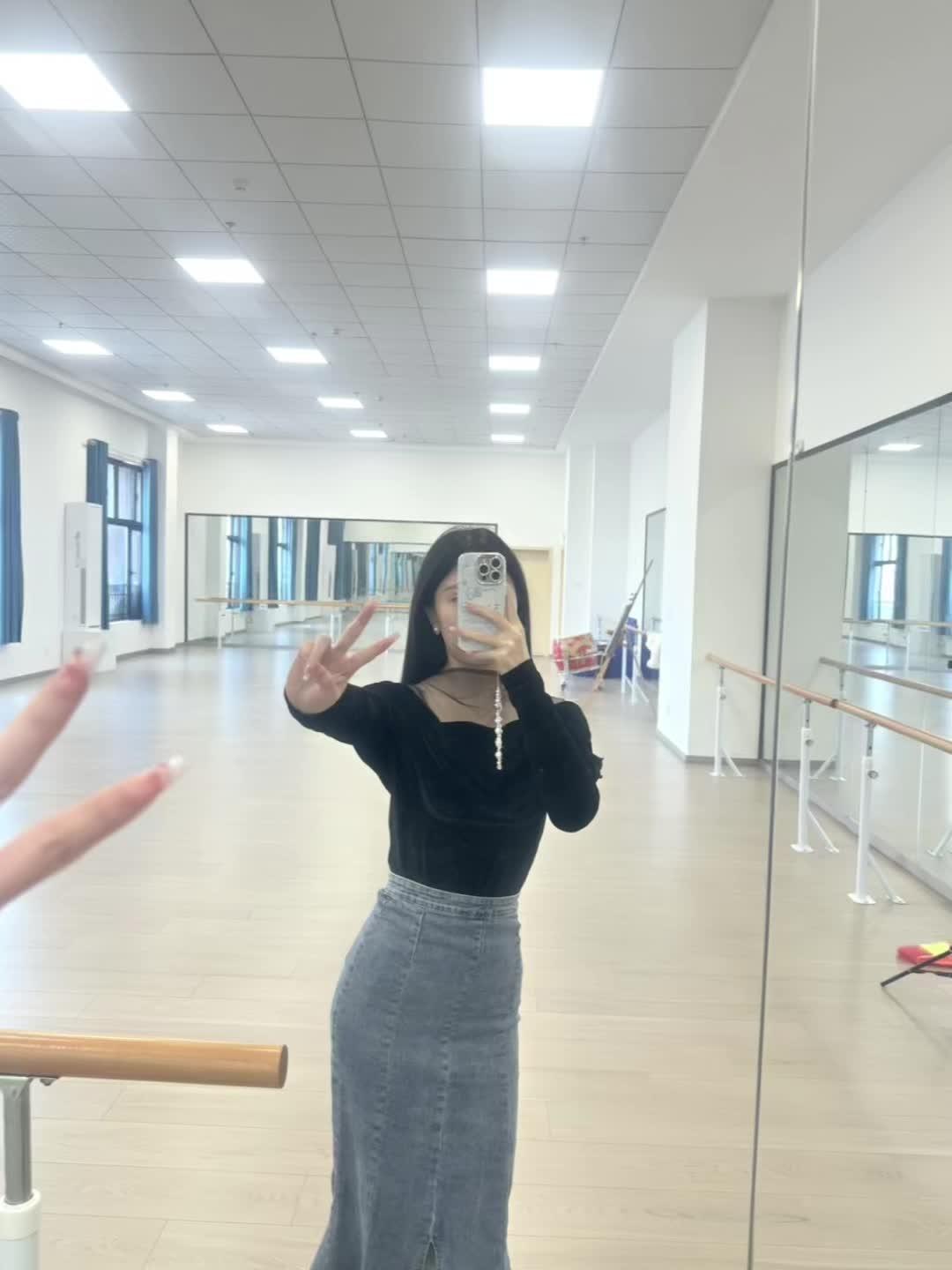 周二✌️女老师悄悄下班 没人知道～