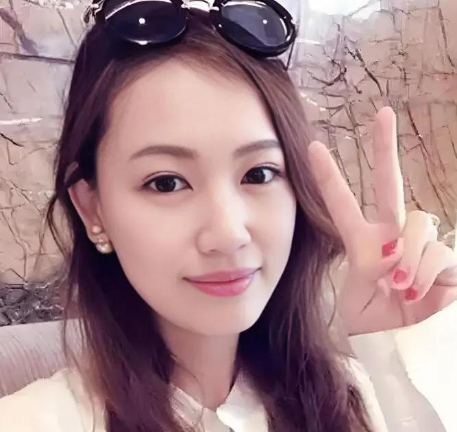 马蓉现状曝光：在超市里打临工，曾拥千万的富婆，如今成为普通人。

2016年王宝