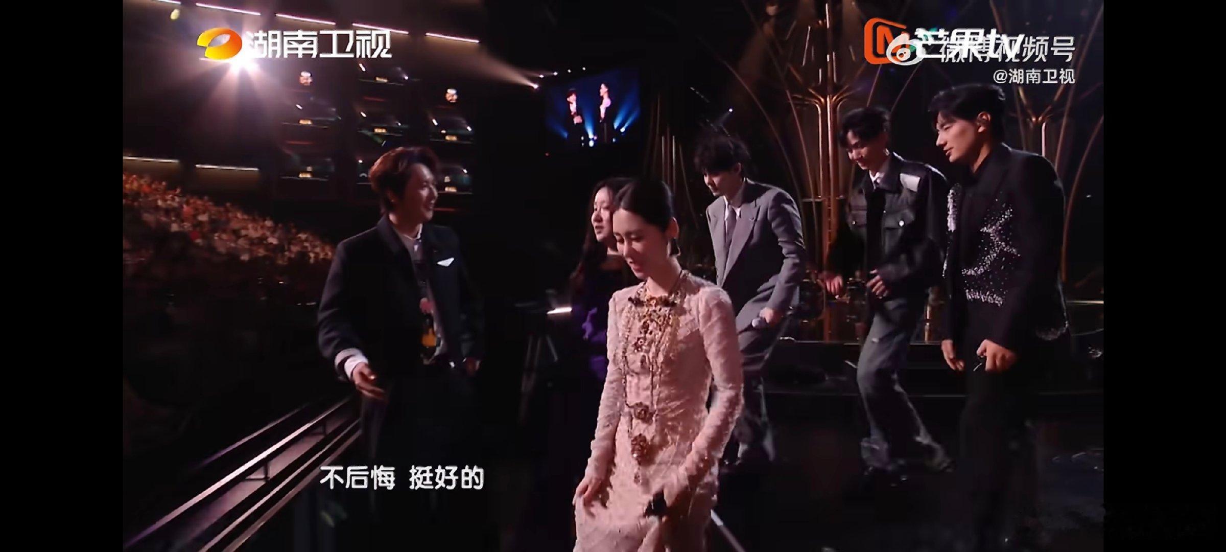 张碧晨总结挫败是心态不好在她的理解当中，歌声和声音从来都不只是简单的旋律，而是拥