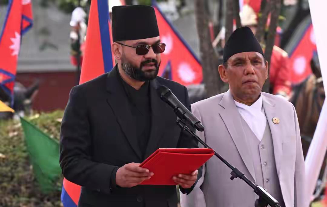 尼泊尔新总理巴伦德拉·沙阿27日宣誓就职后，沙阿第一时间就逮捕了尼泊尔前总理奥利