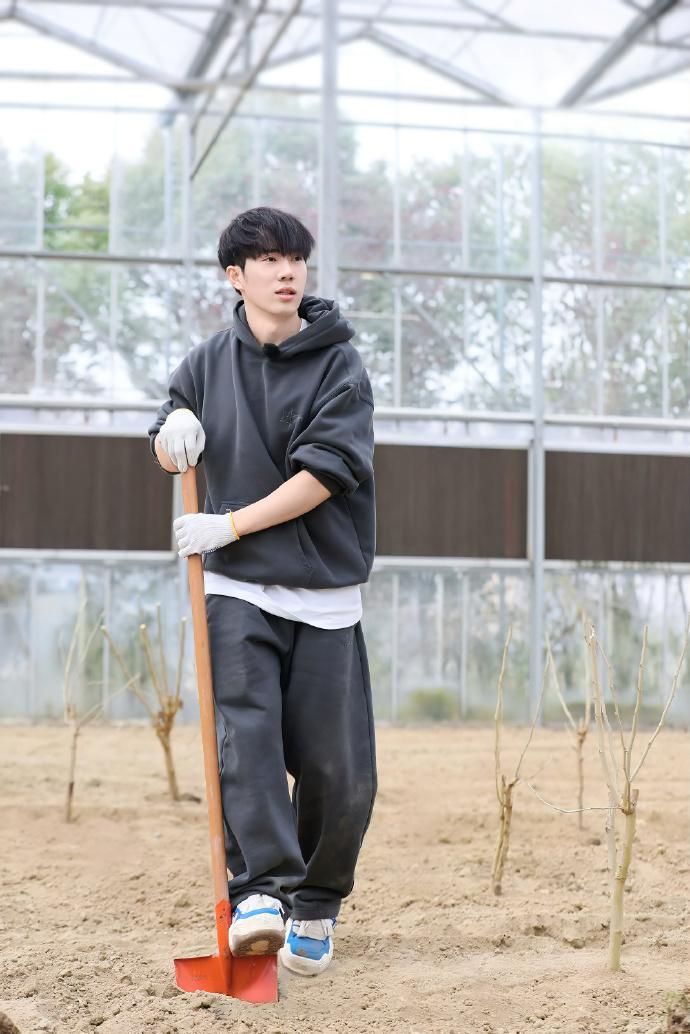 种地吧 🌱十个勤天 🌱种地吧第三季奔赴热土 加更第5期 工作照 ​  ​​​