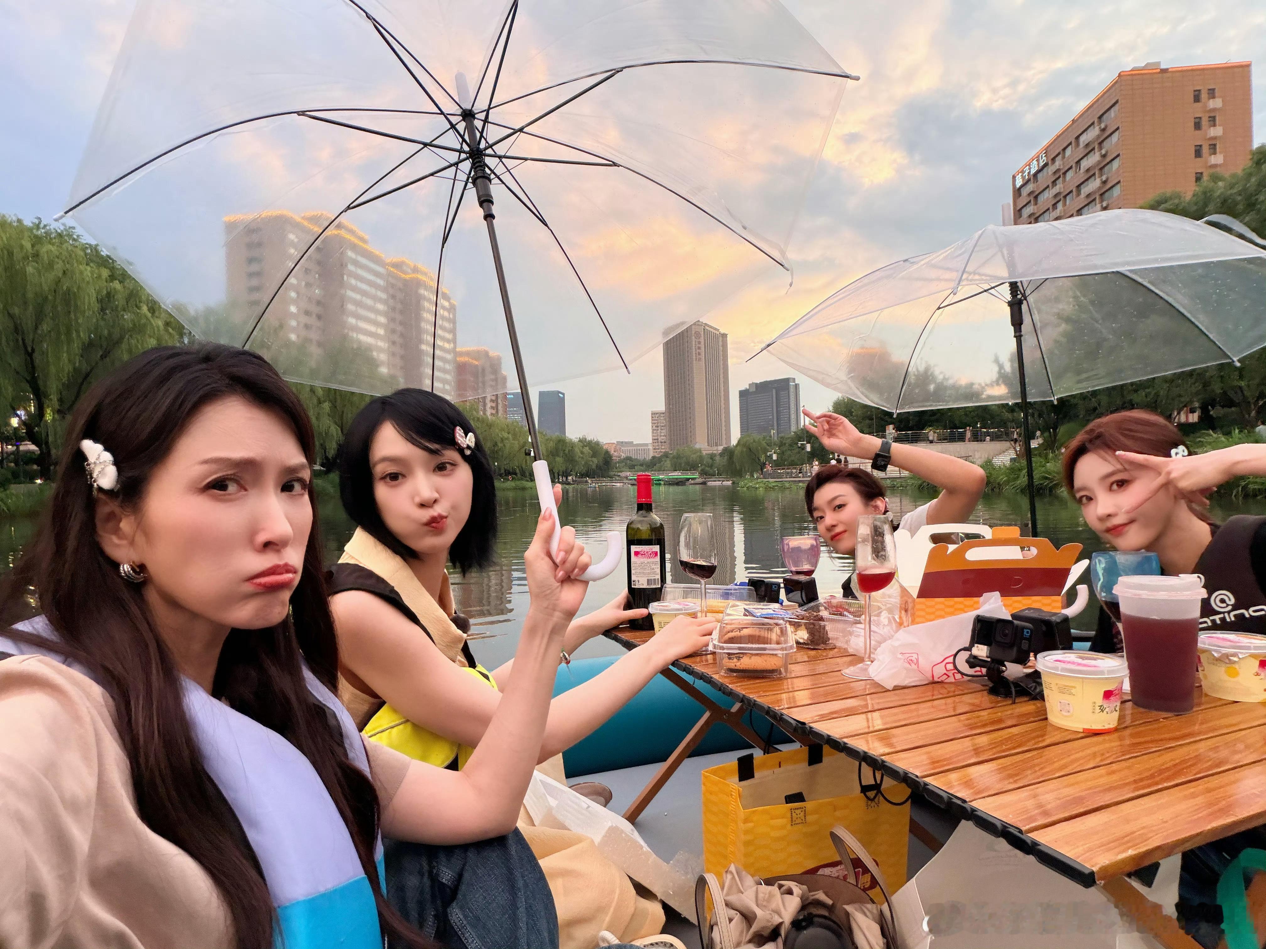月努力月幸运 🌜张月乘风2026 划船合照来了！！！！划船合照来了！！！划船合