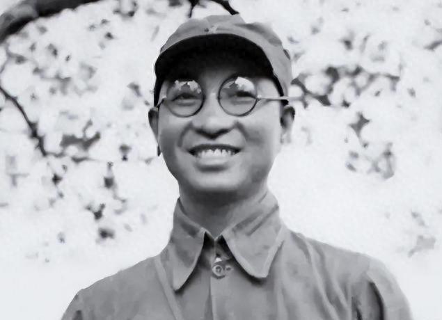 陈赓的人脉有多广？火车上遇到昔日黄埔老师，被强行请入车厢喝酒

“陈师长，您这回