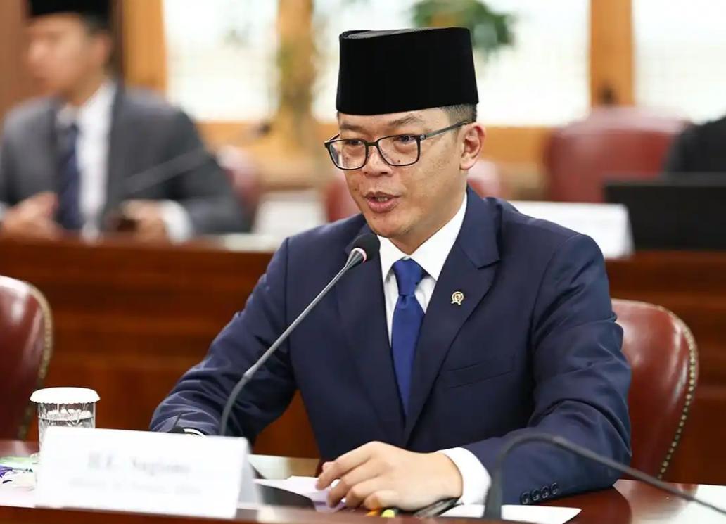 印尼财长说了一句硬气话：“投资者要是想走，大可去别的地方找矿。”听起来够大方吧。