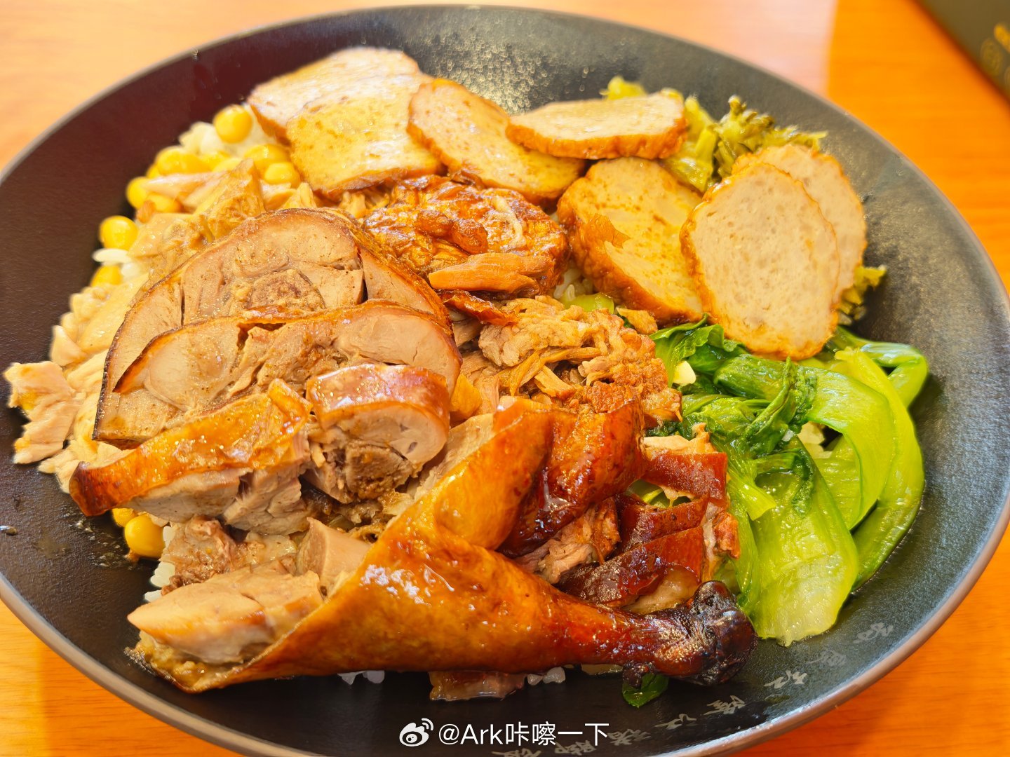 晚安朋友们，一碗猪脚饭再加份烧鸭，太香了