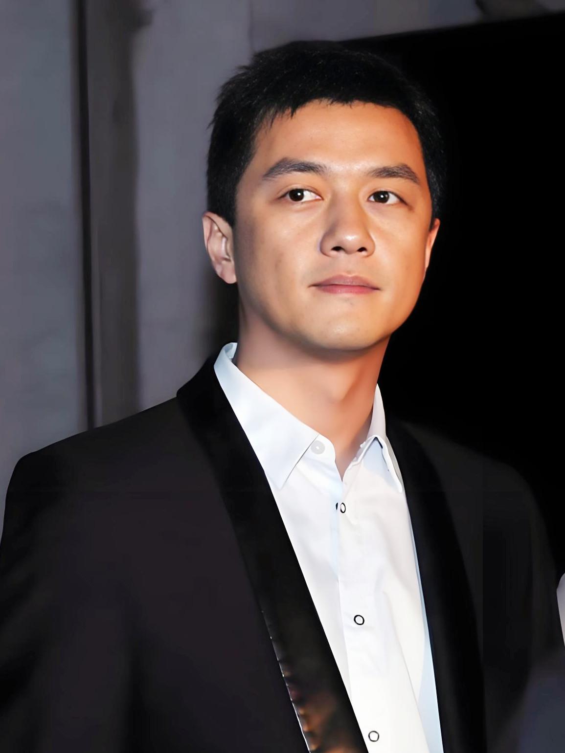 发现没？
李亚鹏这次口碑反转，
靠的竟然是他的‘大男子主义’...

谁能想到，