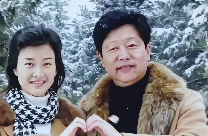 退隐民歌天后，平凡丈夫守候，奇迹如何发生？
宋祖英退圈快十年了。当年那个在春晚唱