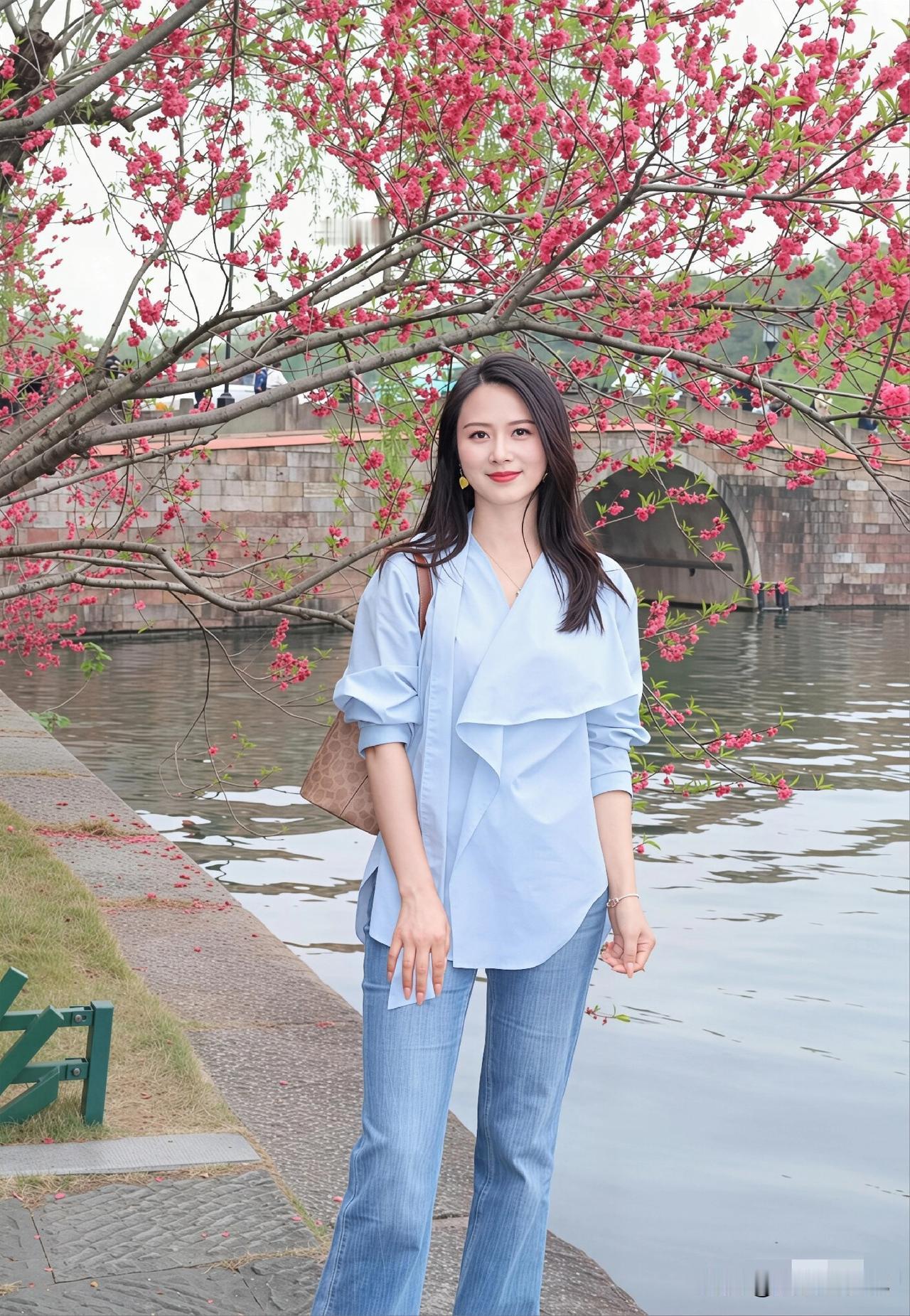  梨形微胖穿也超好看！这件衬衫承包了我整个春天
 
人到中年，又是微胖梨形身材，