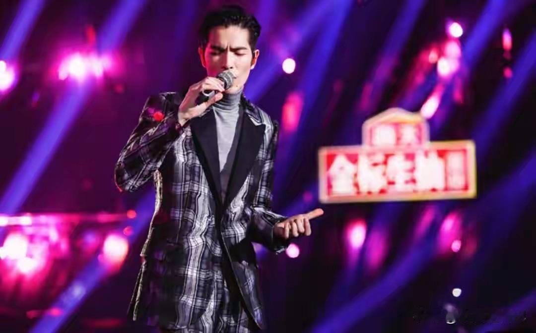 5月30号那天晚上，萧敬腾在乌鲁木齐奥林匹克中心开了场演唱会。按理说，萧敬腾这位
