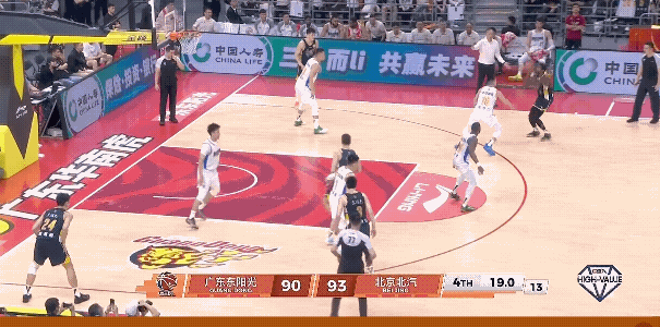 北京北汽最后杰曼三分绝杀广东男篮，比赛最后时刻才是本场比赛最精彩的部分，张才仁、