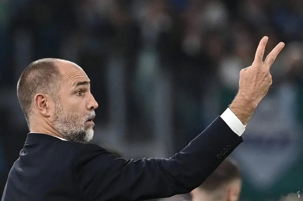 热刺 一支球队频繁换帅的最大坏处，就是踢法变来变去，球员无所适从。热刺球迷喜欢波