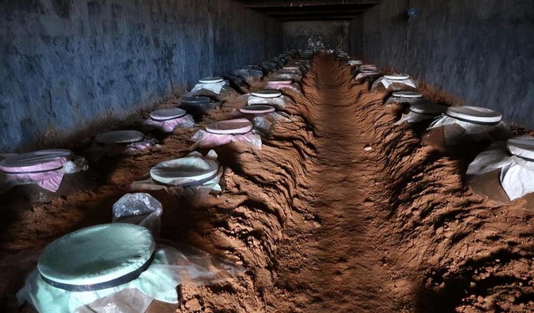 在现代仓储保鲜技术出现前，古人如何防止粮食霉变与损耗？
民以食为天，粮食储存是维