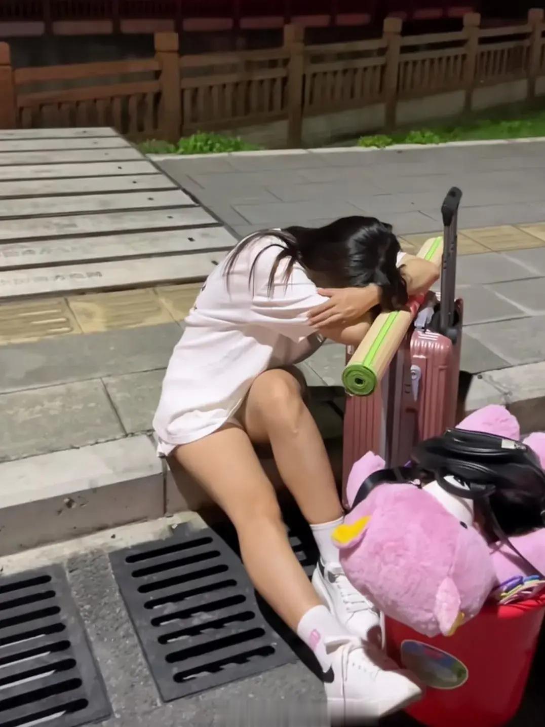 珠三角，今年提桶跑路的不少。[并不简单] ​​​