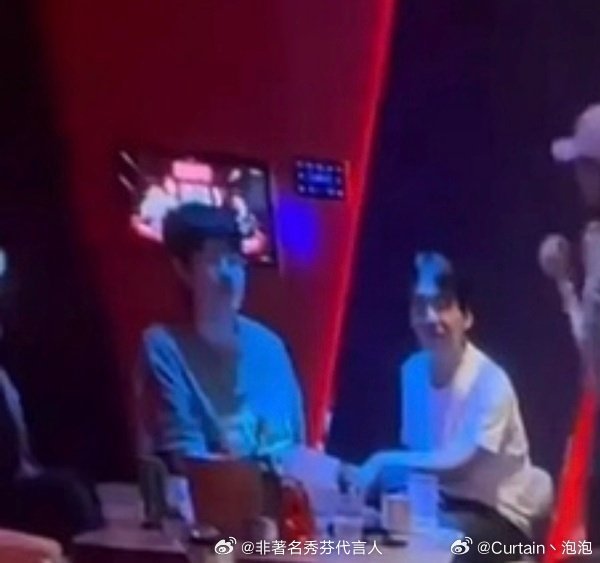 刘昊然 商K去过商K吗，哪有商K包厢长这样，这一看就是纯K，还最多是个中包 