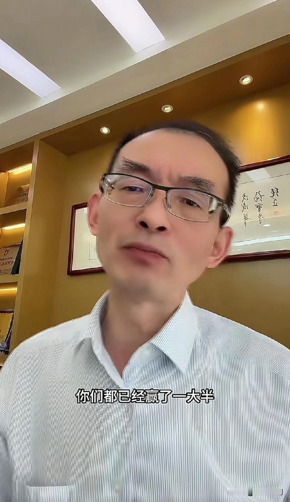 谢浩男爸爸谢岳发视频谈到，很多孩子找到他寻求帮助。
就在这几天，有几家媒体都报道