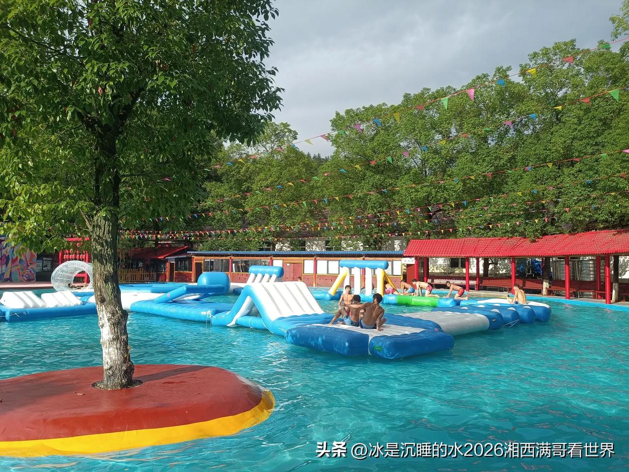 “海螺朝天”玩水避暑，释放青春荷尔蒙，享受每一滴浪花的清凉！快乐，越简单越好！