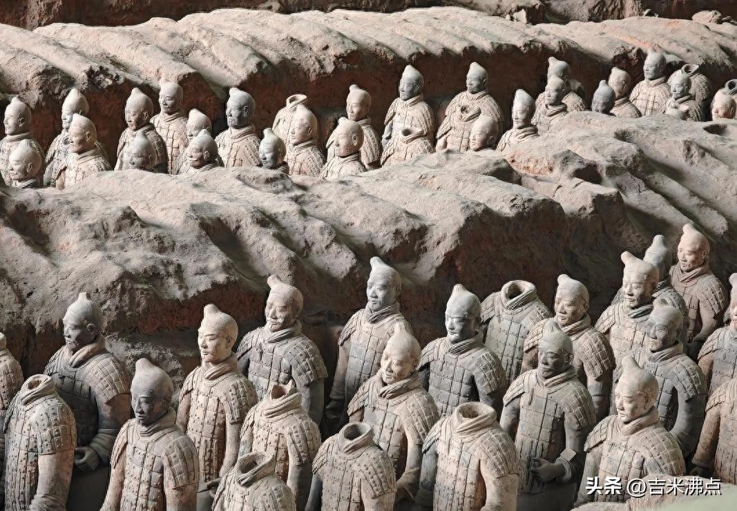 绿脸俑还在库房里躺着，没人敢轻易展出，它到底算文物还是道谜题？
最近去陕历博，问