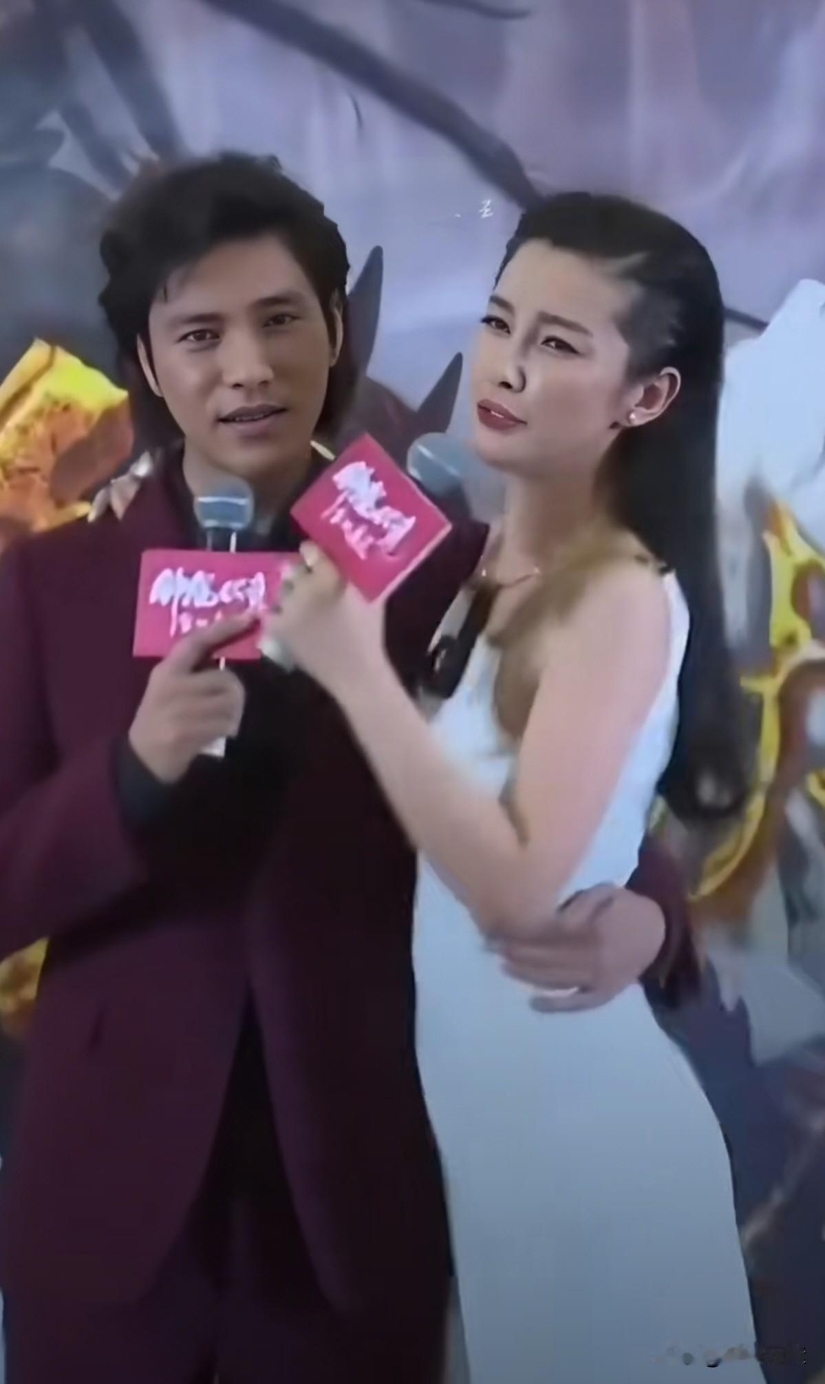 要说娱乐圈最幸福的当属李冰冰。
她一生遇上了两个爱过她的男神，而且这两个都是盛世