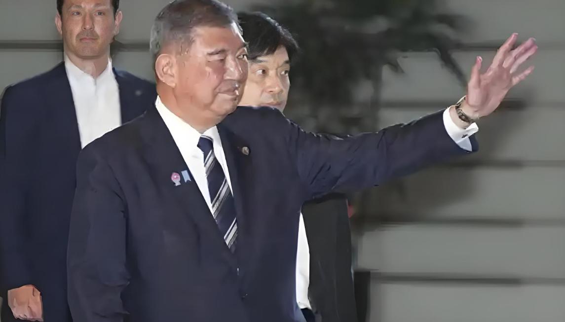 高市早苗不争气，实在不行，石破茂继续留任算了，总比把首相让给在野党的好吧。高市早