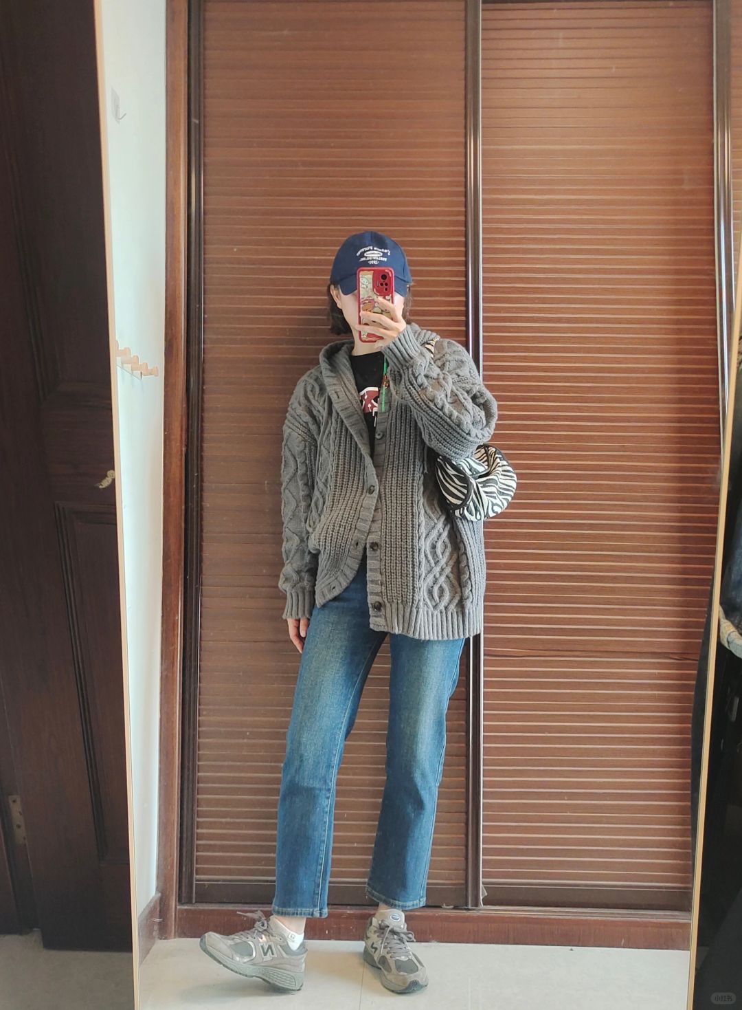 这毛衣堪比大衣般厚实～