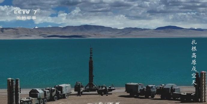 高原发射红旗9，这背景就算不是班公湖，应该也离中印边境不远
红旗9作为远程防空拦