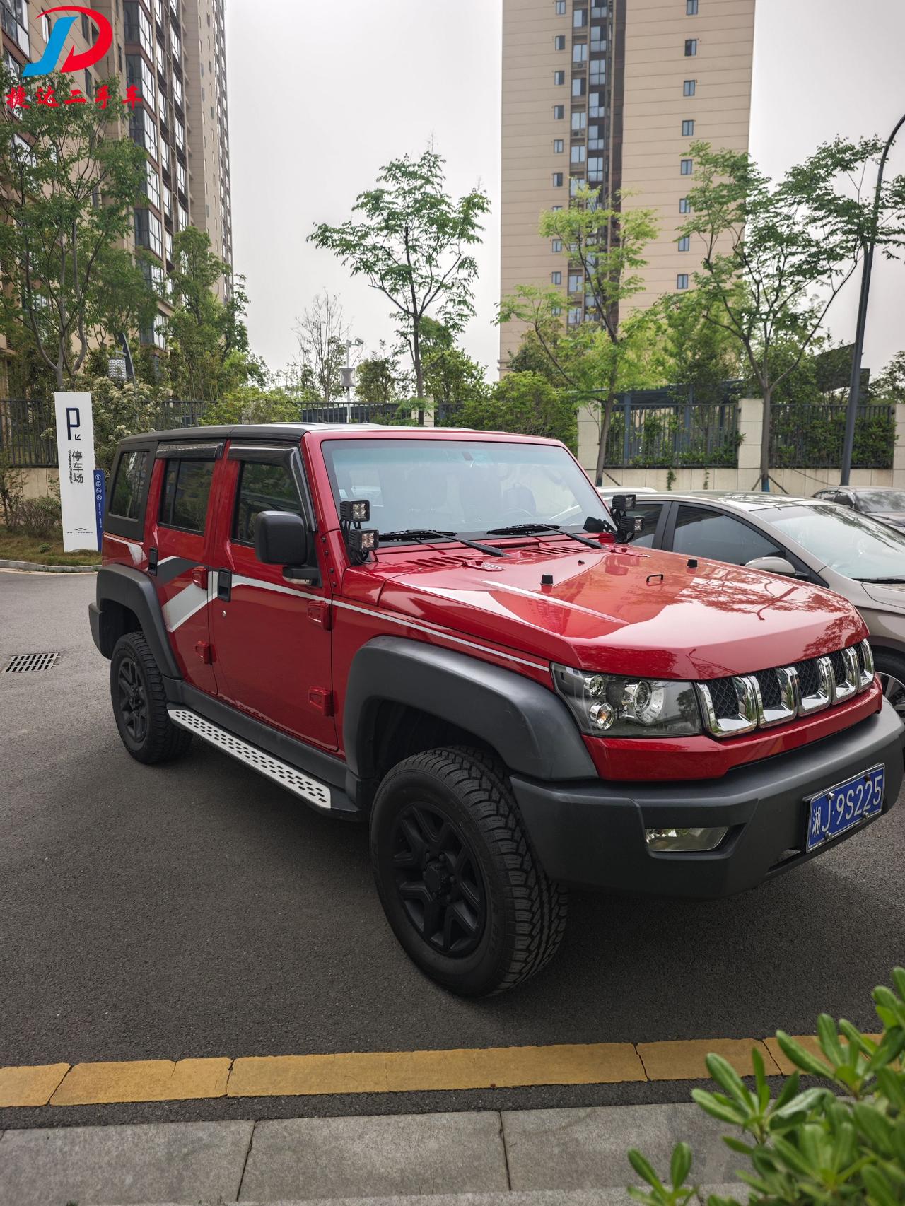 低价出北京BJ40，2017款，2.3T自动四驱，一手车，全车原版原漆。红色外观