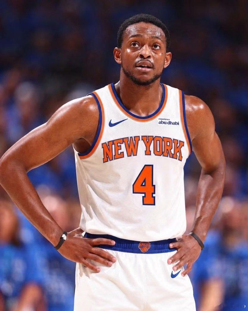 福克斯今天G5：7 分投篮 15 中 3三分球 8 中 1出场 37 分钟nba