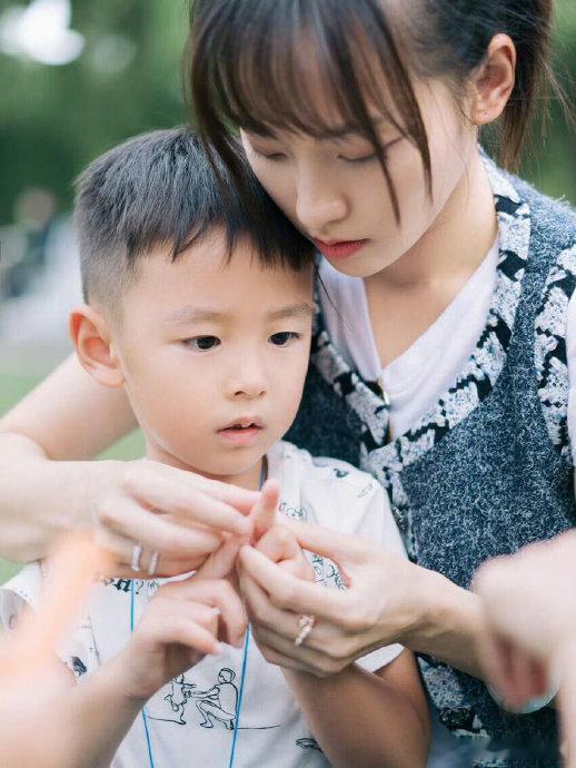 张嘉倪获两子抚养权2024 年，张嘉倪历经三年离婚诉讼，最终将两个儿子的全部抚养