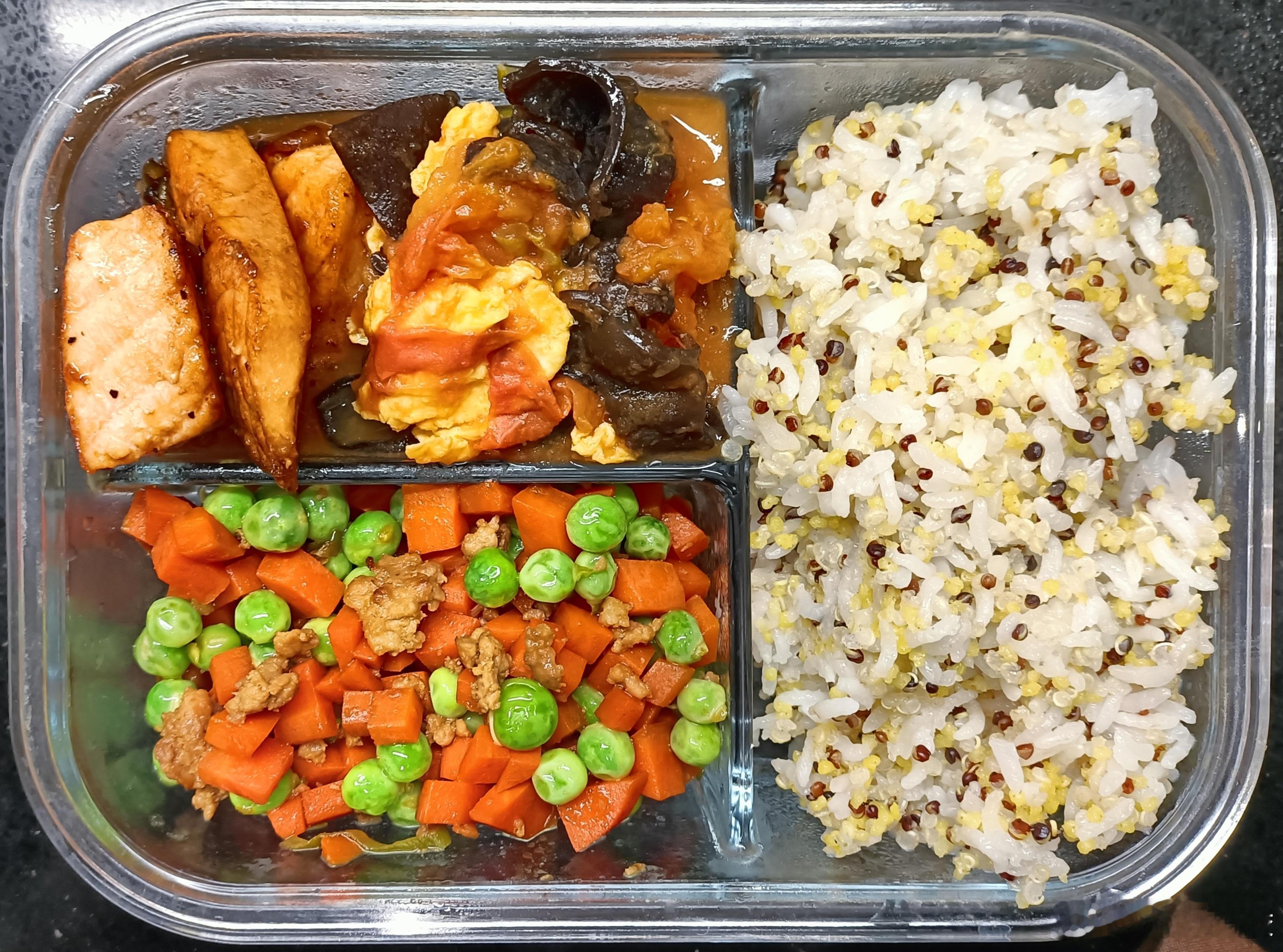 #儿子的午餐##这个问题吃什么# 让彩虹为2023年最后一顿带饭午餐画上句号！小