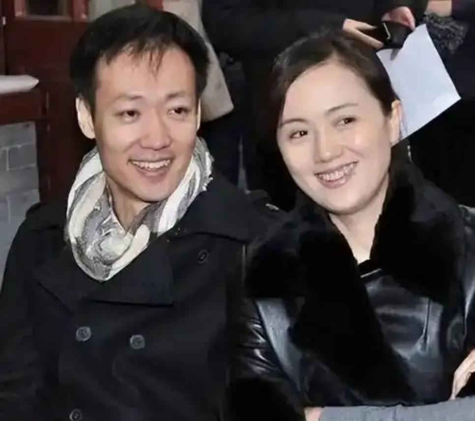 朱媛媛离世后，辛柏青将岳父母接至家中照料，无声践行对亡妻的承诺。他推掉新戏全身心