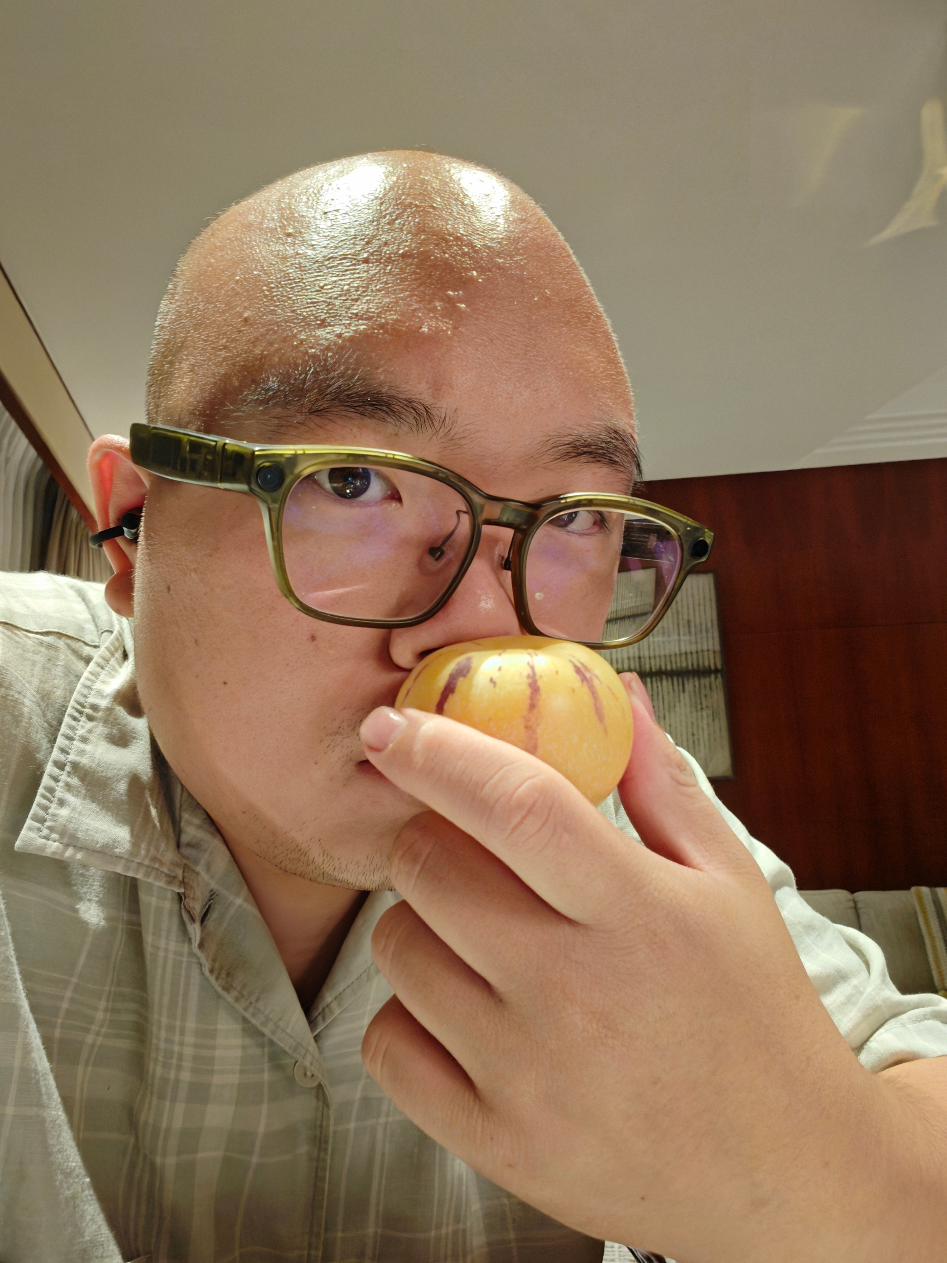 这个人参果，之前一直以为是那种热量很低的水果，直到最近才知道这玩意儿的热量高的离