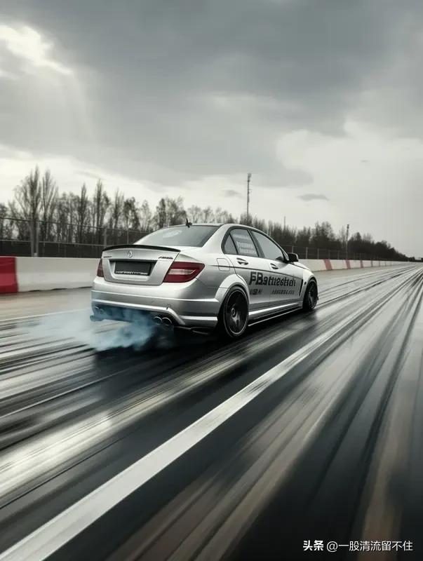 汽车直线加速快，可不是就意味着性能好。现在好多车企都爱拿“零百加速3秒级”来吹嘘