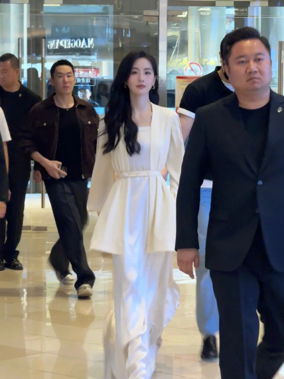 下次不会修图就等着现场生图吧