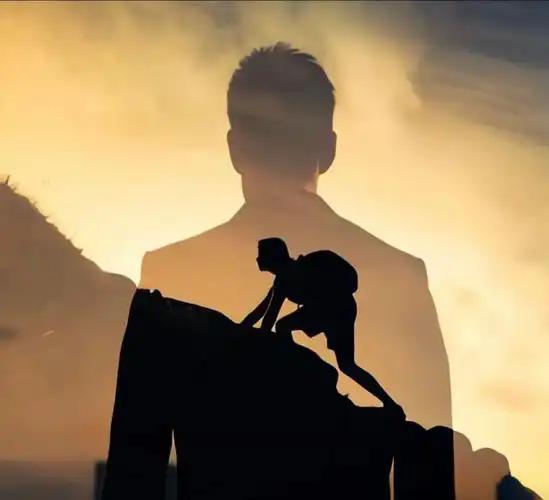 如何学会坚持？这是让人期待的问题。就像在头条能坚持三年以上，势必有不一样的结果。