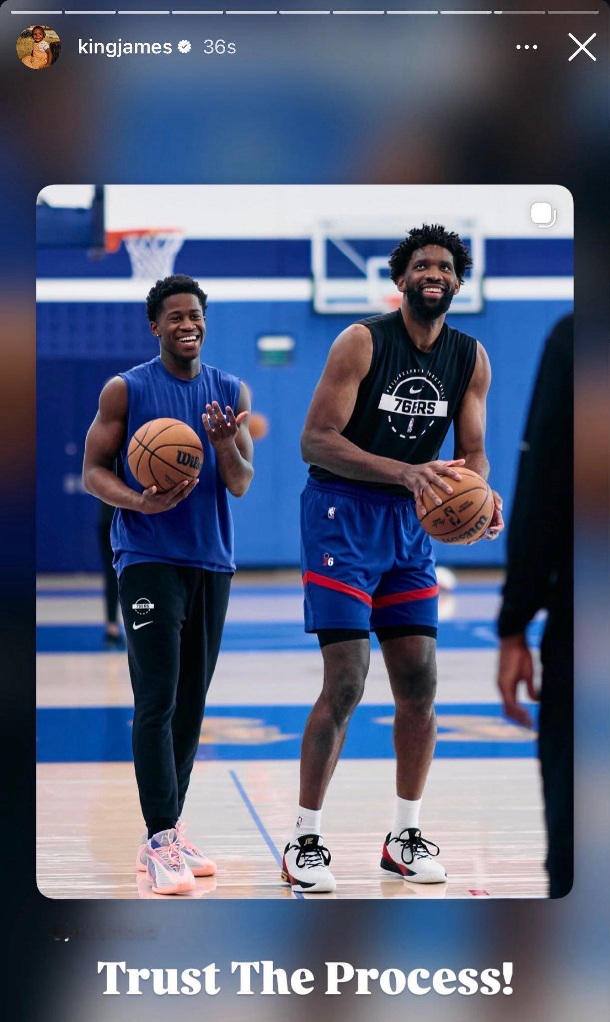 詹姆斯转发恩比德训练照片：Trust The Process!相信过程！ 