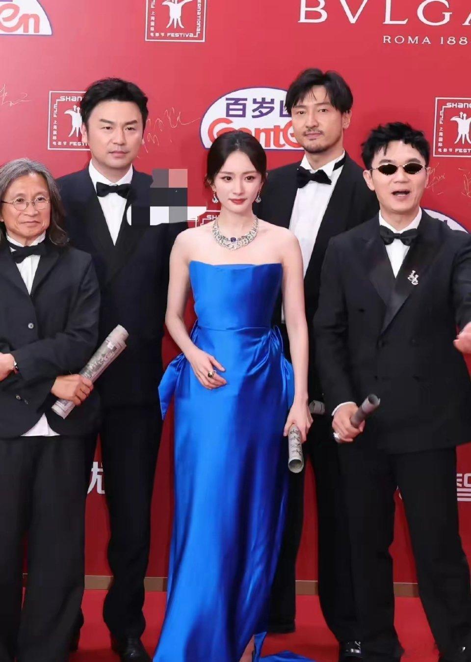 这一夜，章子怡春风得意，倪妮妩媚动人，杨幂精心打扮却成为尴尬镶边 ​​​