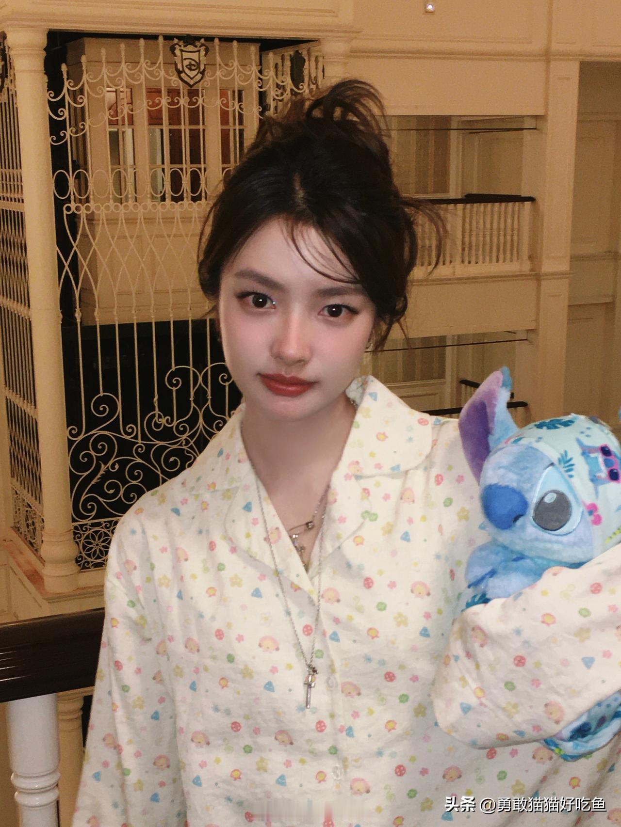 徐若晗分享图片