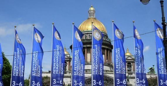圣彼得堡国际经济论坛刚落下帷幕，现场发生的一幕至今令人热议。当天，乌克兰无人机群