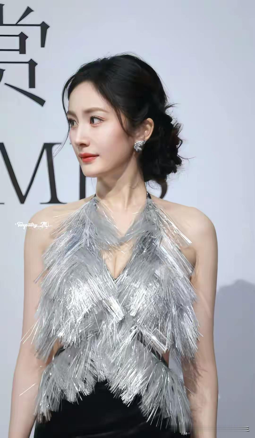 杨幂单依纯向李荣浩道歉你怎么看