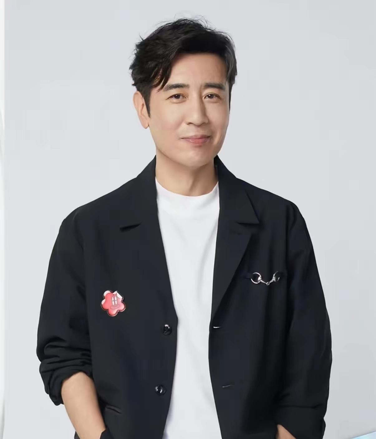 谁能想到！于和伟吃顿饭花334，老板直接大手一挥抹掉34收300，这事儿看着小，