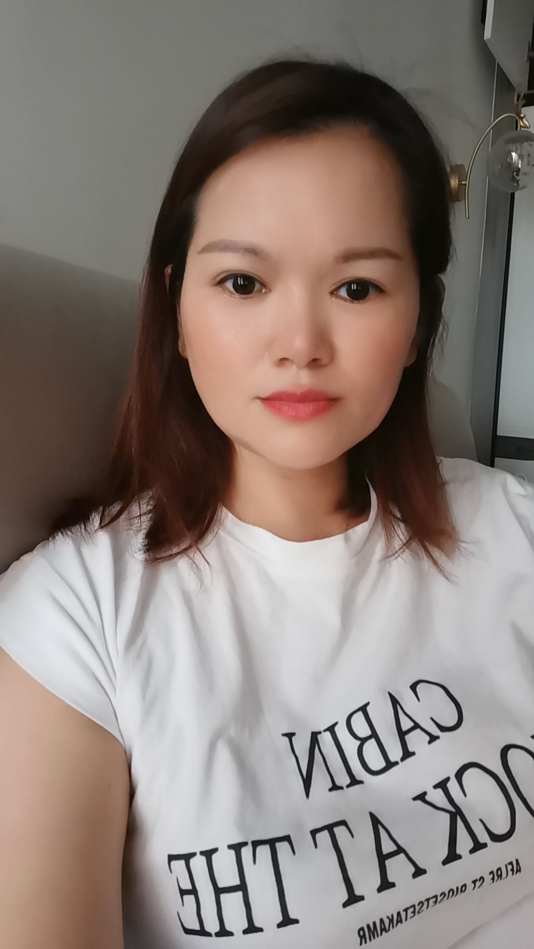 昨天有一个朋友打电话说我，说他身边好几个朋友说我一天发，他们说我疯了...