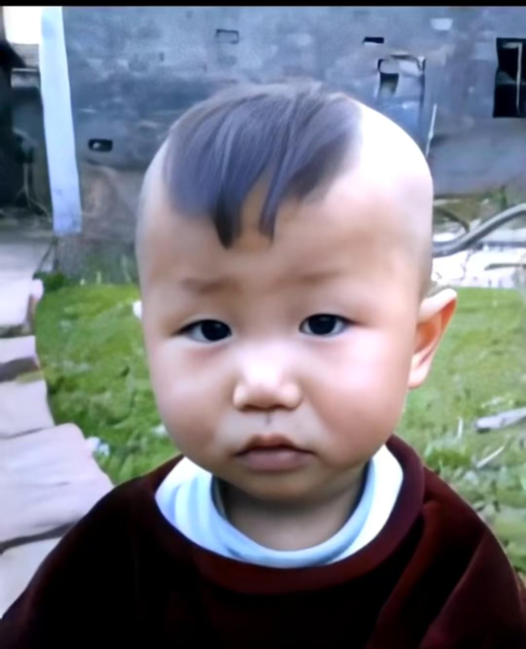 2010年6月10日吃过午饭，奶奶拿了一块西瓜给周恩诗，周恩诗拿到家（江西省抚州