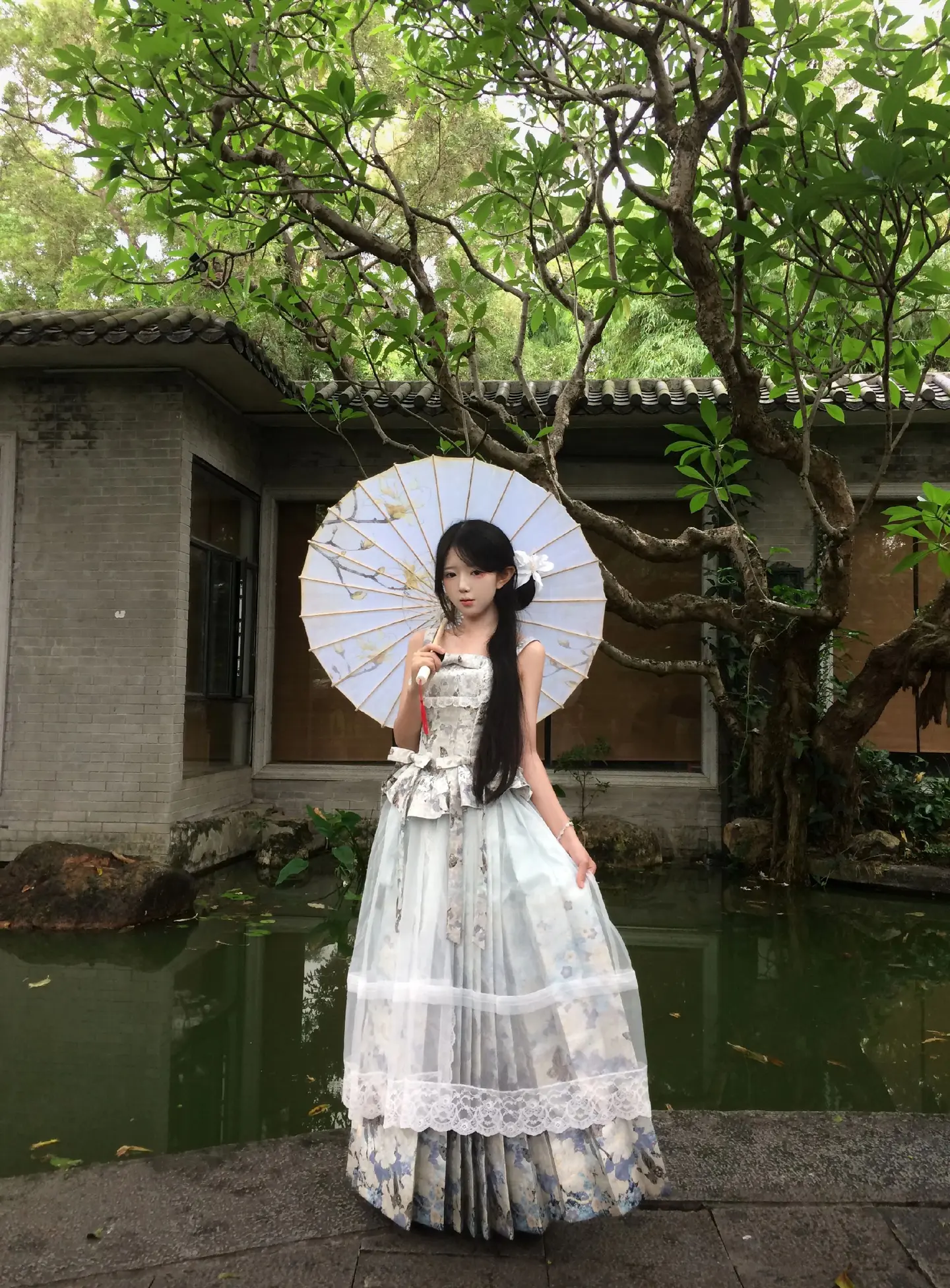 一厢旧梦悠悠苦我心。