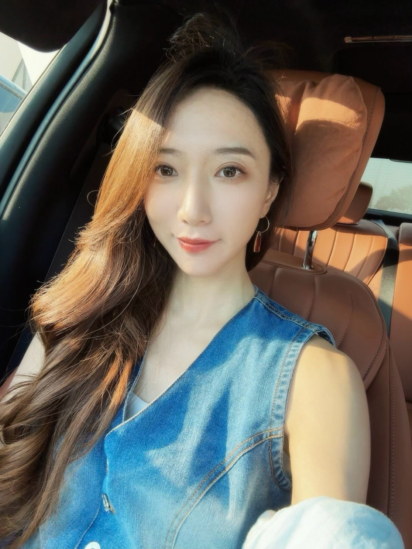 戴眼镜好看还是不戴？ 