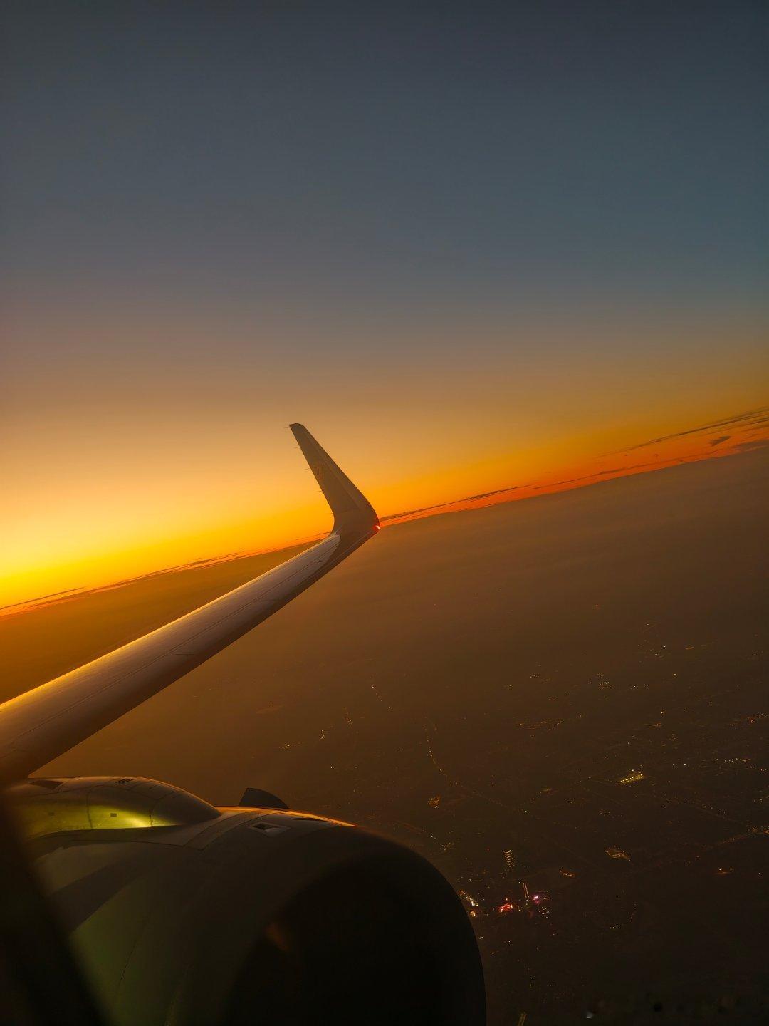 一个香槟色的夕阳 