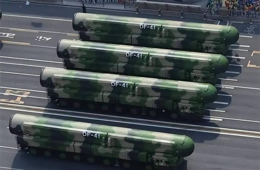中国的十大顶尖武器，让老美都十分害怕，可以说每一个都是国之重器！而且最后一款甚至