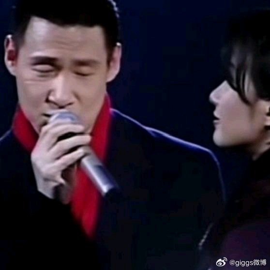 《张学友众多女歌手进行的经典合唱现场版，让你感觉天王当年的魅力》张学友众多女歌手