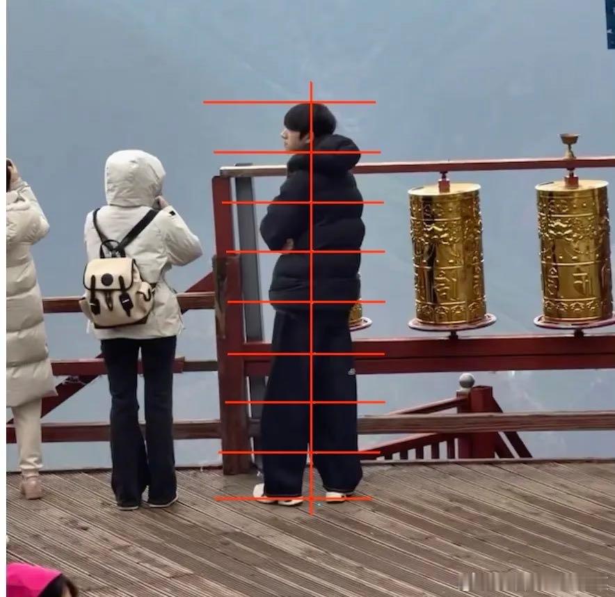 哦莫 