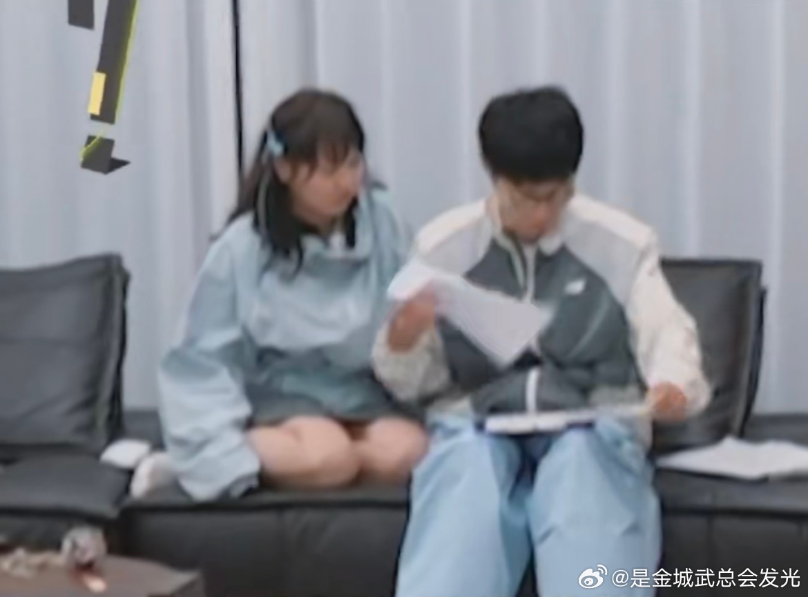 李行亮哭着和麦琳表白 李行亮撕掉离婚承诺书，边哭边抱着麦琳说“我永远都不要和你分