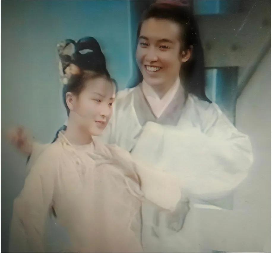 贾瑞和史湘云同演《天仙配》，两人这扮相太美了，贾瑞化身谦谦君子，温润如玉，再不是